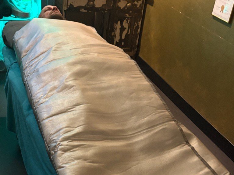 Cupping Facial bij The Healing Lounge in Leusden